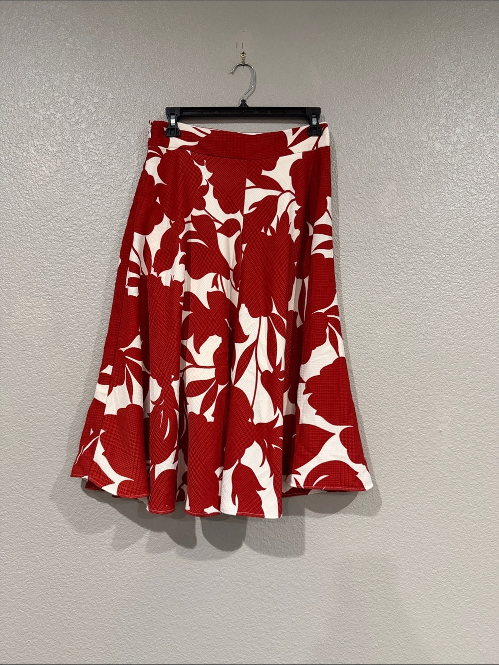 Ann Taylor Red and White Floral Circle Skirt